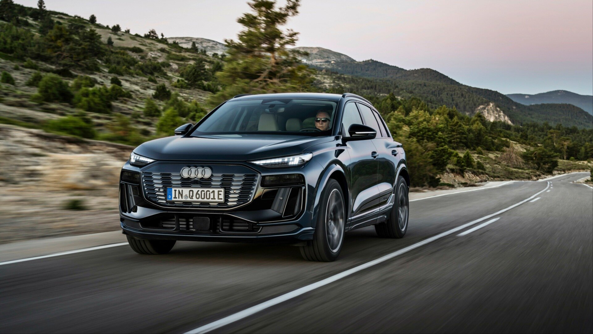 У электрокроссовера Audi Q6 e-tron появилась одномоторная версия performance