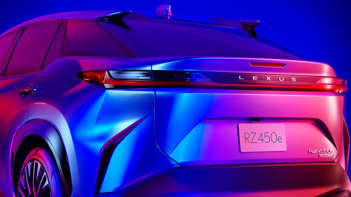 Рассекречен дизайн первого электрокроссовера Lexus