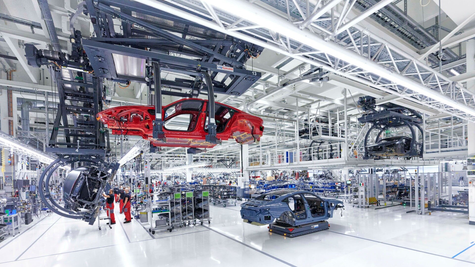 Audi подтвердила выход электрокроссовера Q6 e-tron в 2023 году