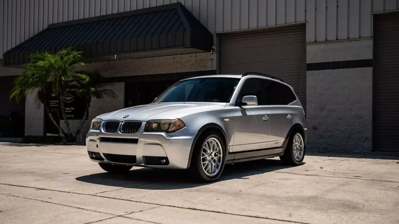 В США продают старый BMW X3 с мотором и коробкой от М3