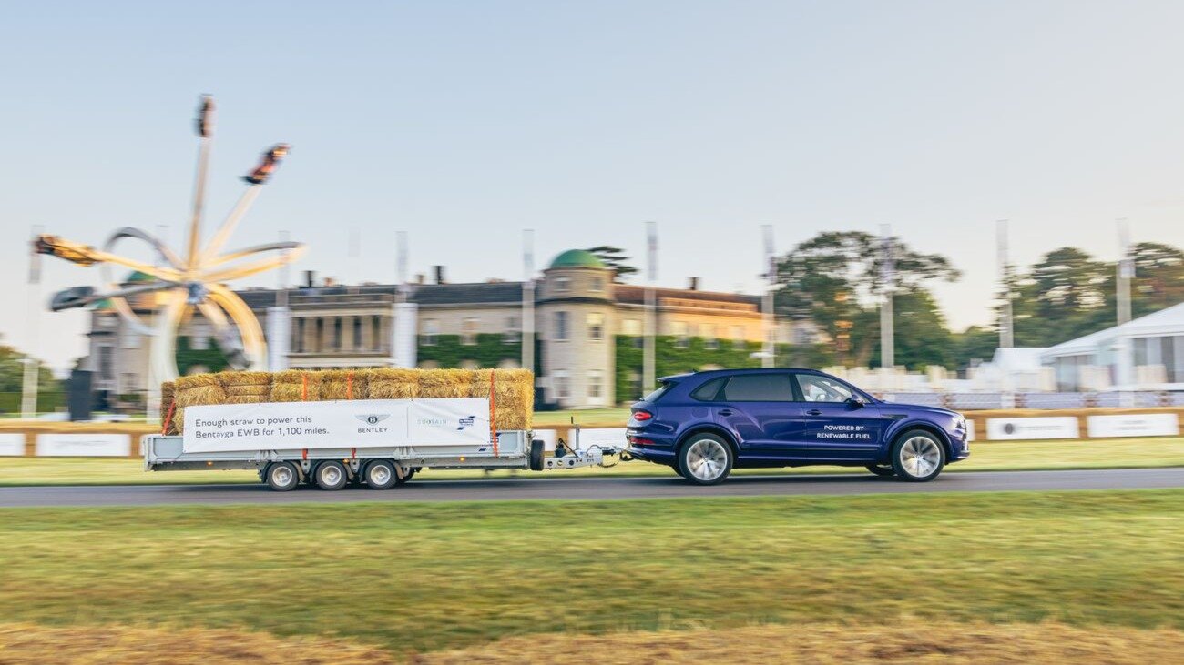 Кроссовер Bentley Bentayga с прицепом, гружёным соломой, установил рекорд Гудвуда