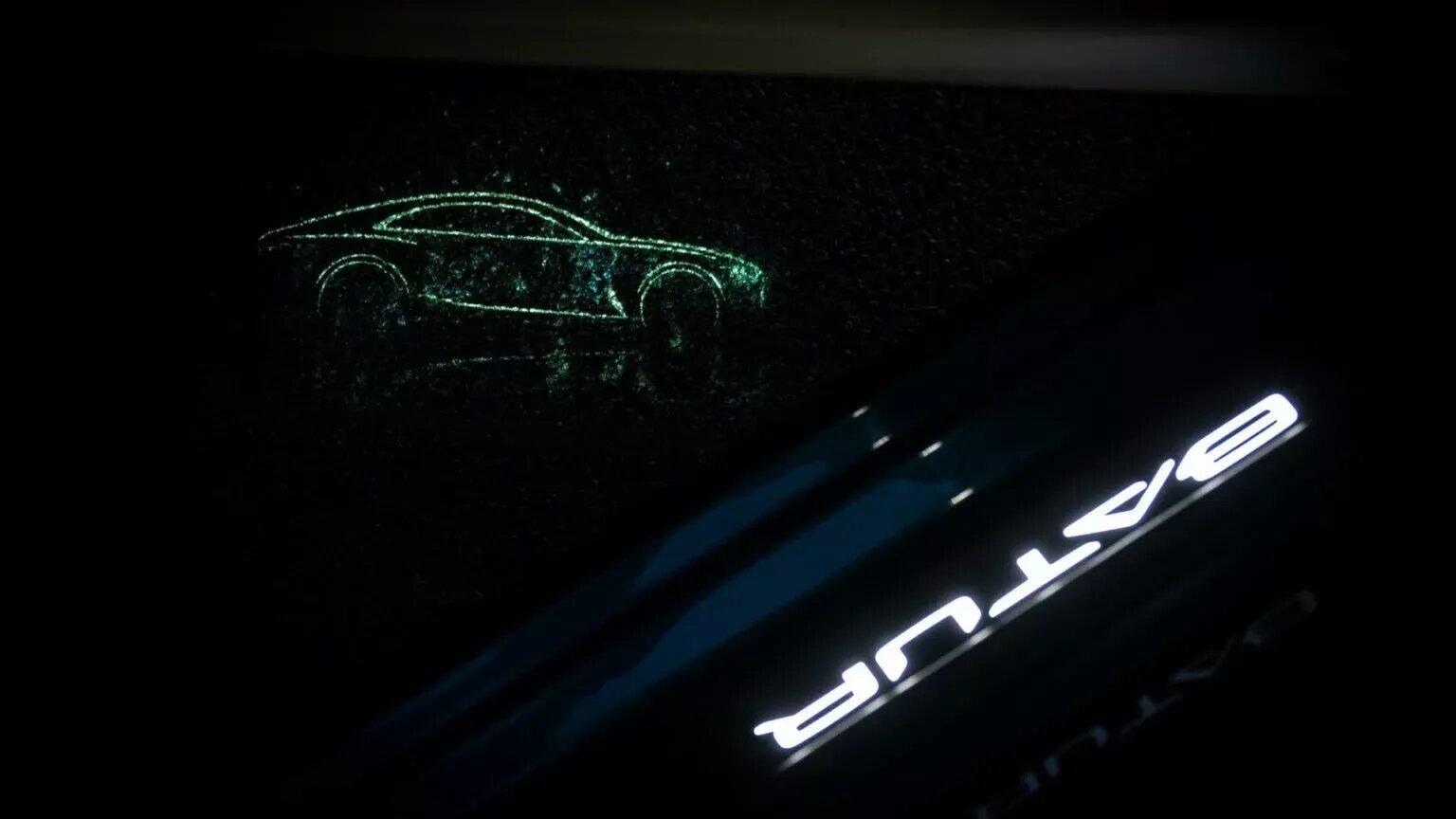 Bentley Batur получил уникальный проектор для анимированного изображения