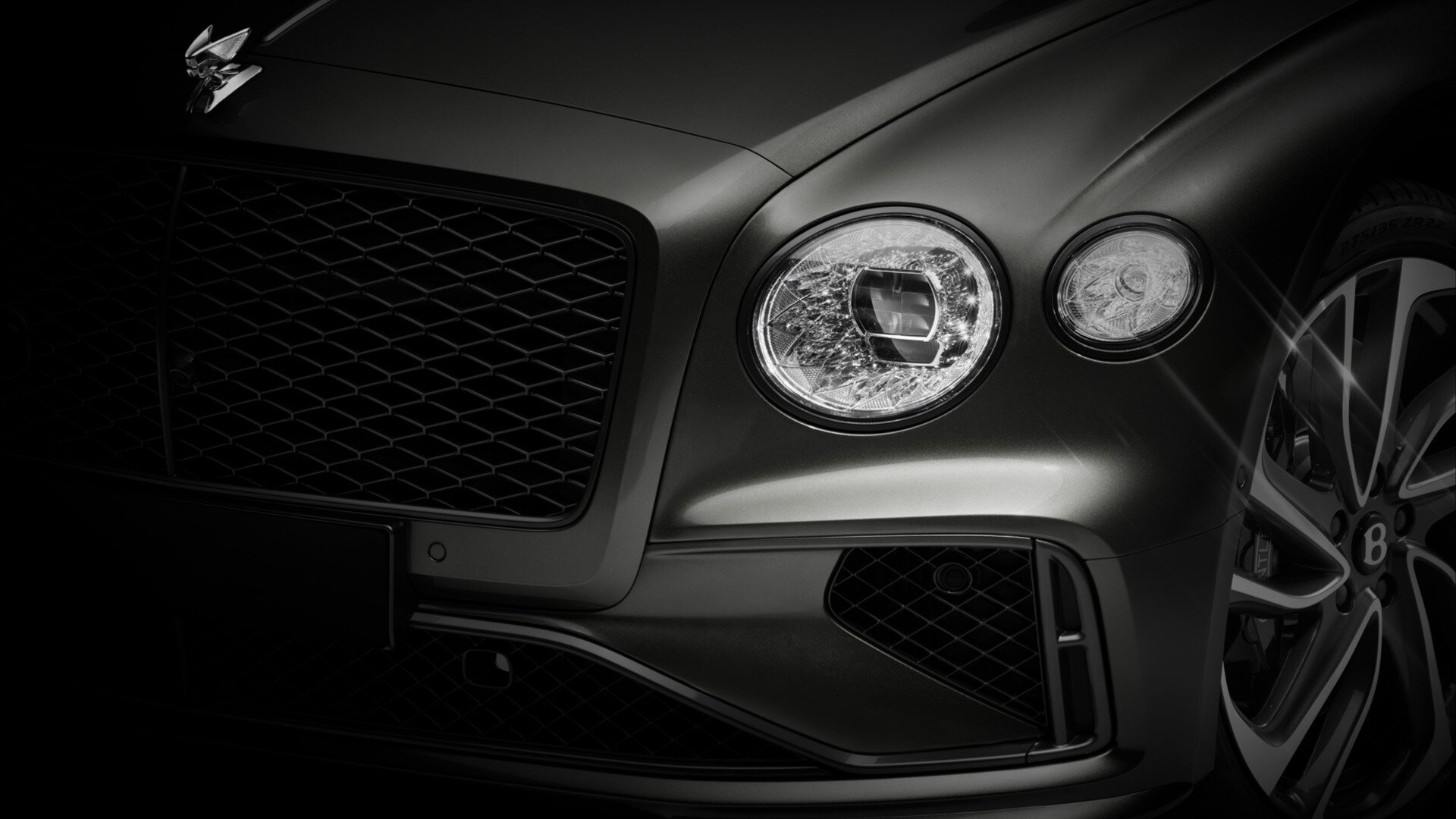 Новый Bentley Flying Spur: первое фото и характеристики