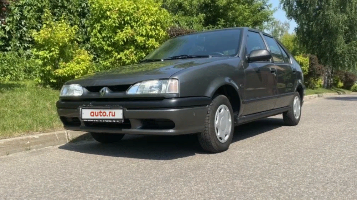 Россиянин продаёт Renault 19, который 25 лет хранился в гараже. Он новый