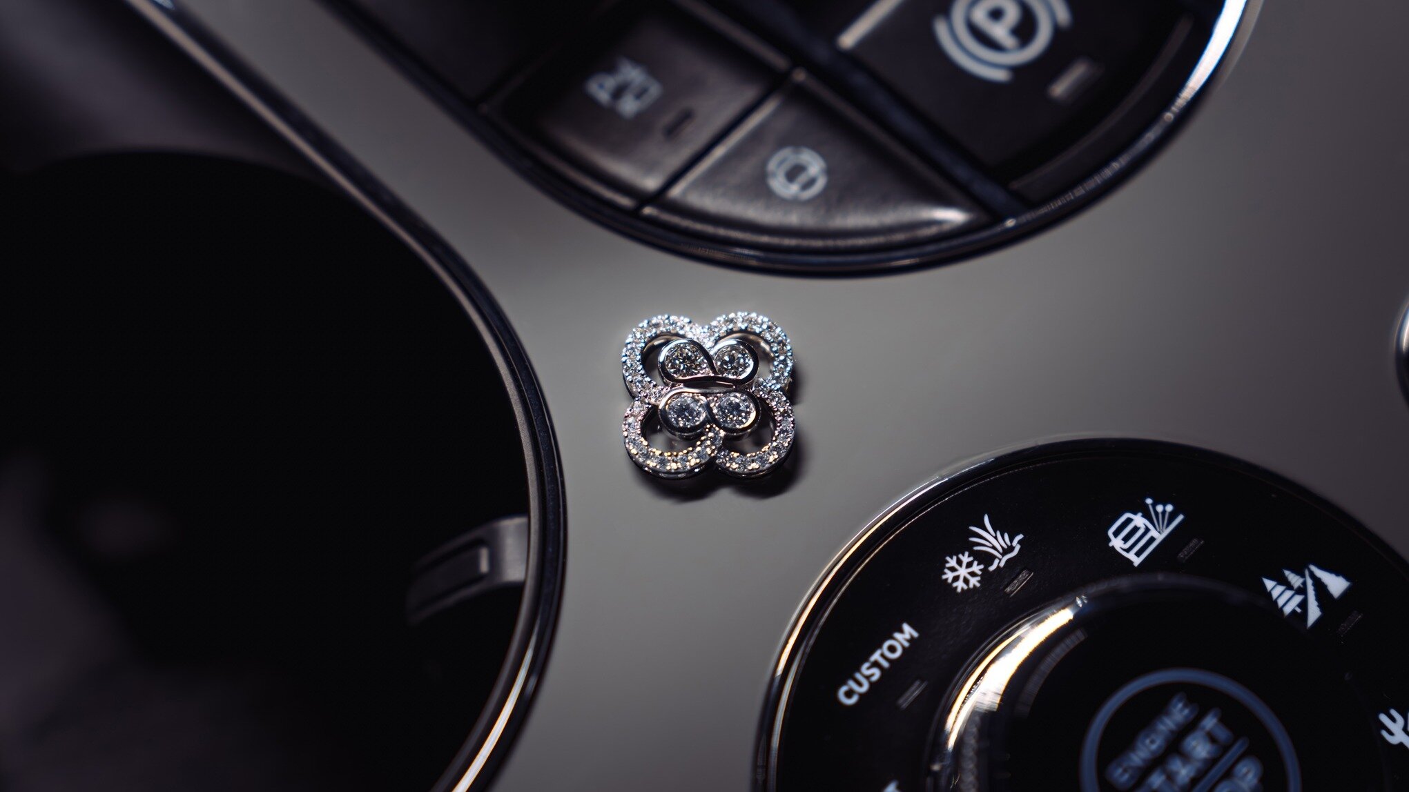 Bentley Bentayga получил версию в бриллиантах