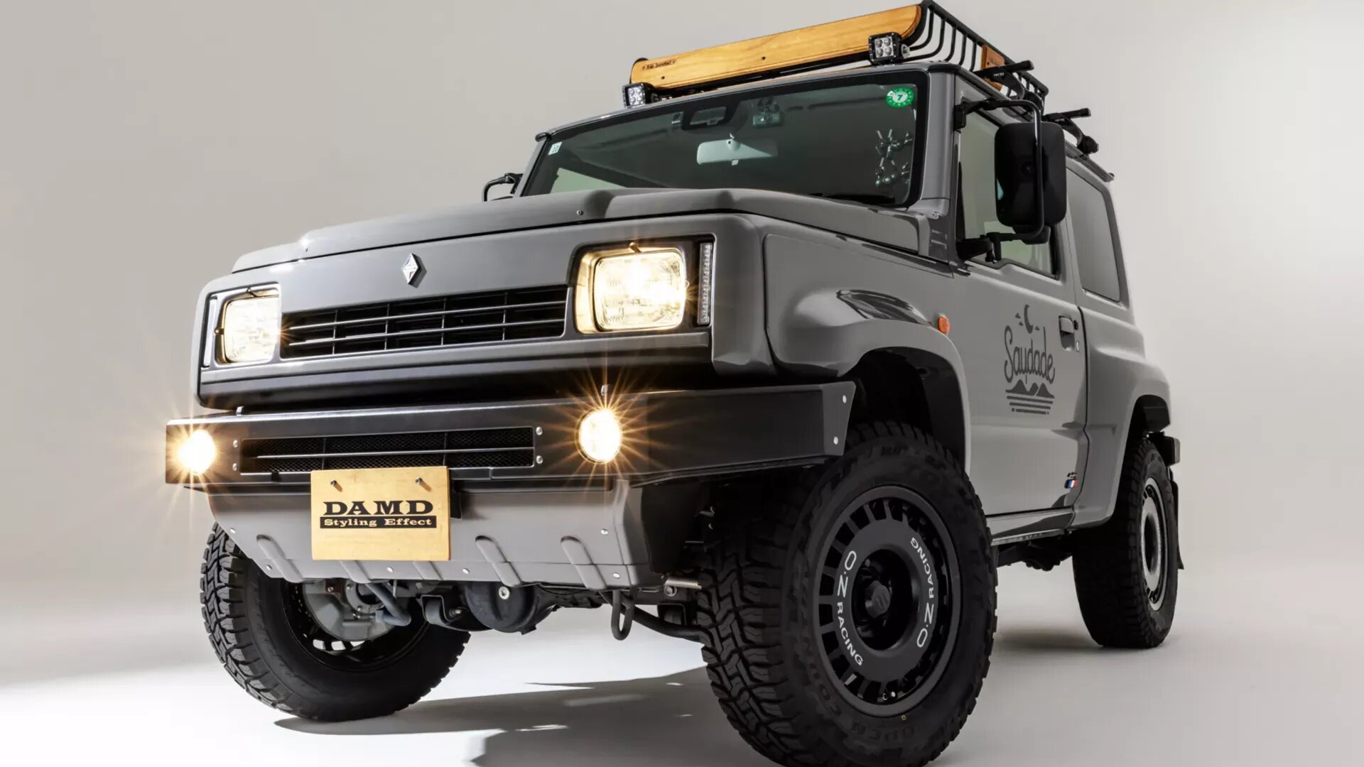 Пятидверный Suzuki Jimny стилизовали под Гелик, LR Defender и Renault 5