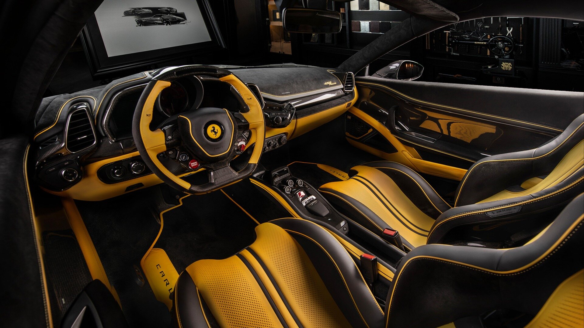 Старой Ferrari переделали салон за цену пяти Lada Granta