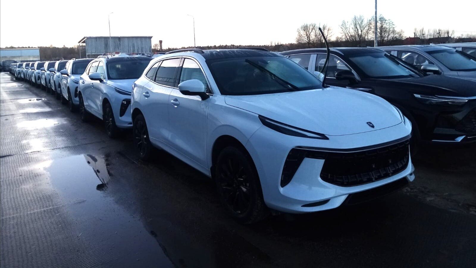 В России запустят сборку китайских кроссоверов Forthing T5 Evo