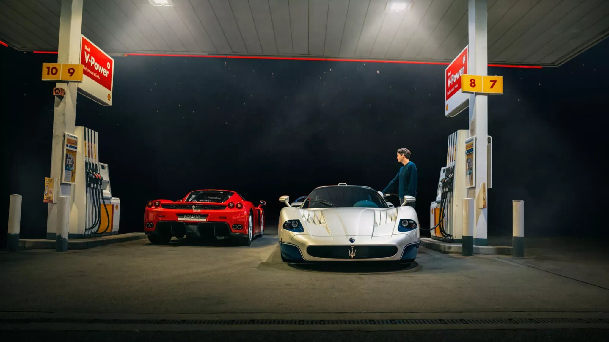 На продажу выставлены Ferrari Enzo и Maserati MC12, не проехавшие и 350 километров — очень дорого