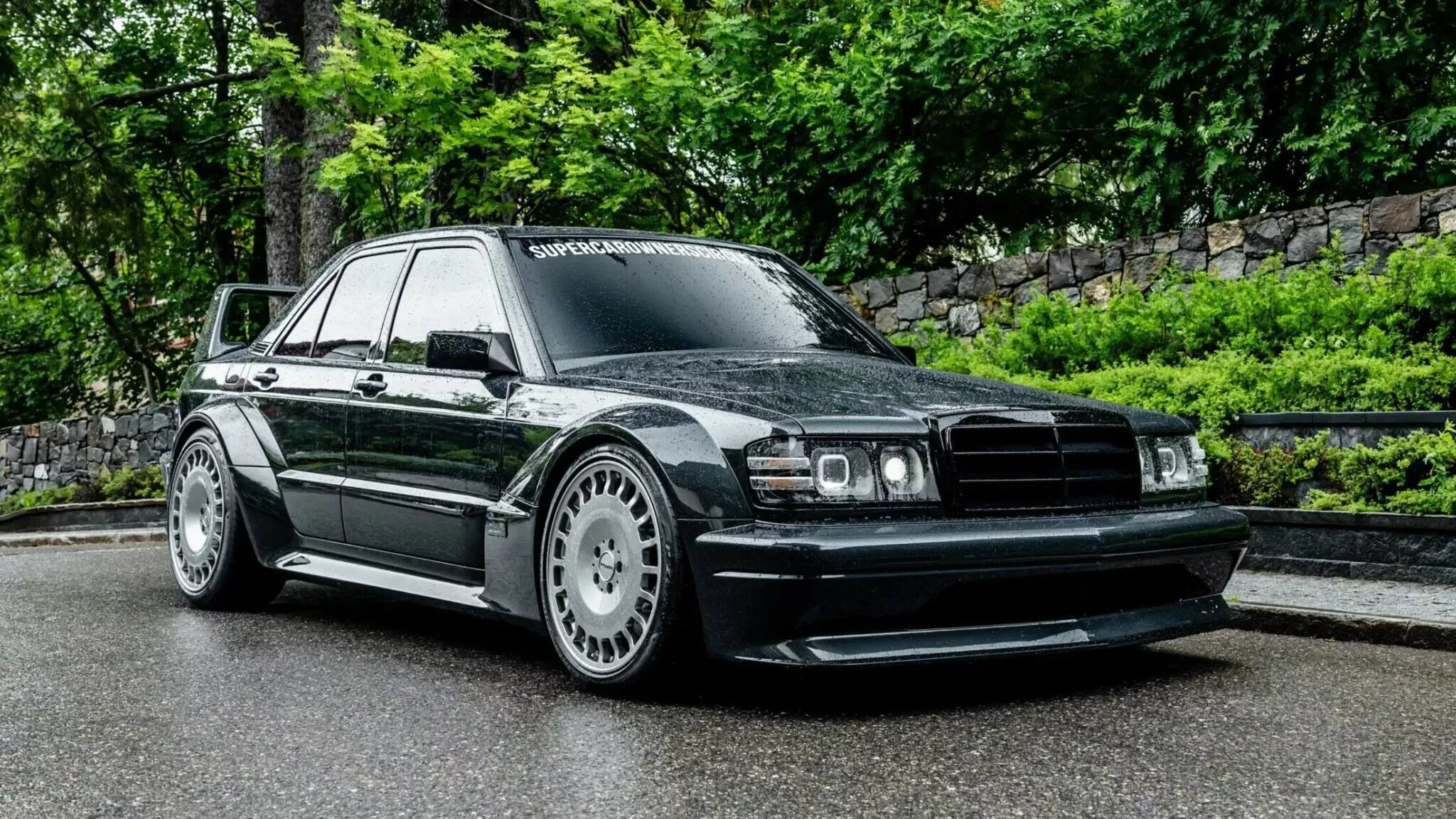 Очень дорогой рестомод Mercedes-Benz 190E Evo II от HWA оказался вдвое жёстче оригинала