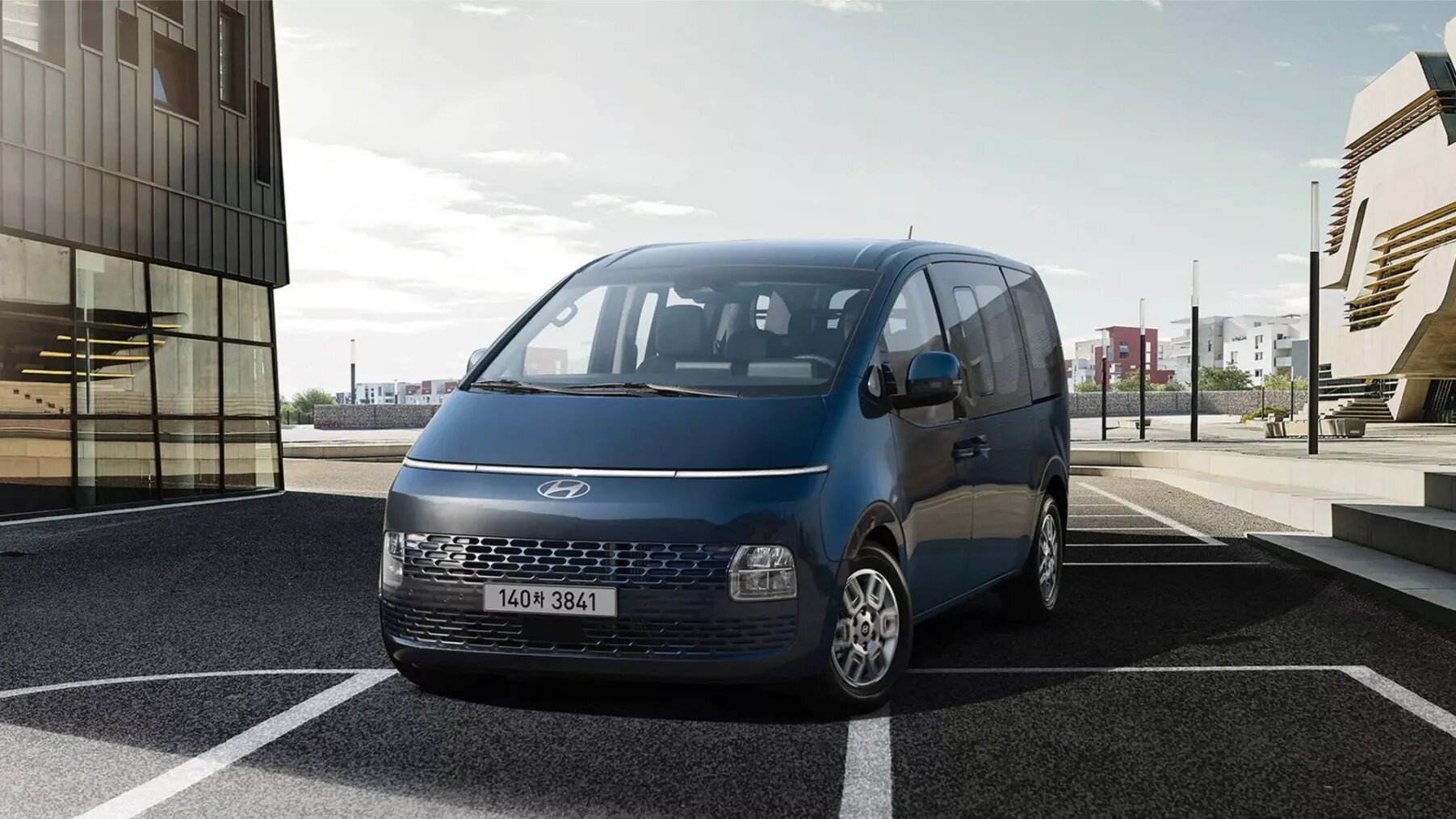 Минивэн Hyundai Staria стал мощным гибридом