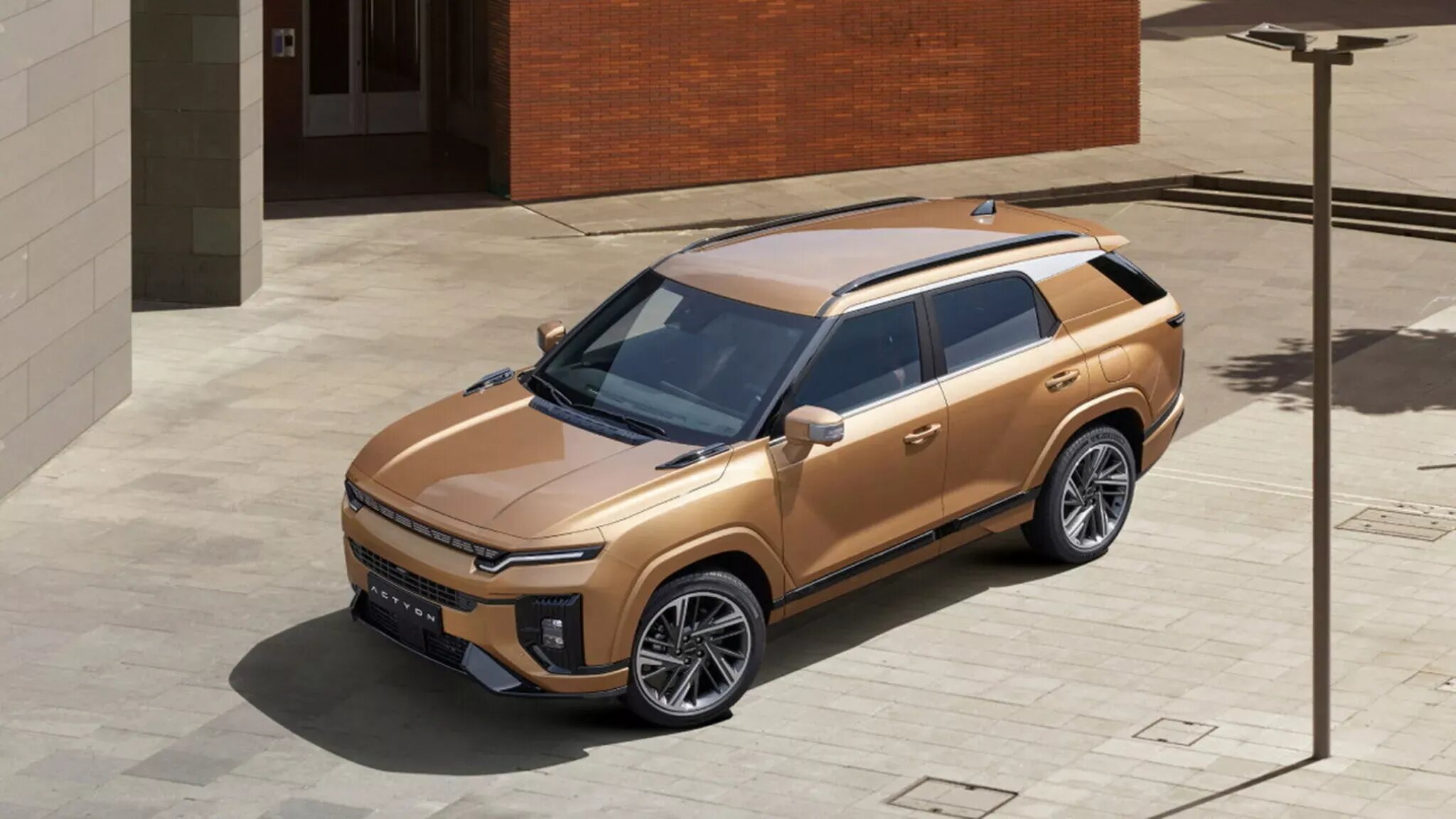 Преемник кроссовера SsangYong Actyon: фото интерьера и цены