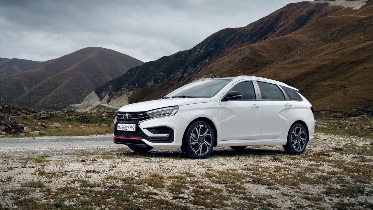 АвтоВАЗ запустил продажи универсала Lada Vesta SW Sportline: названы цены