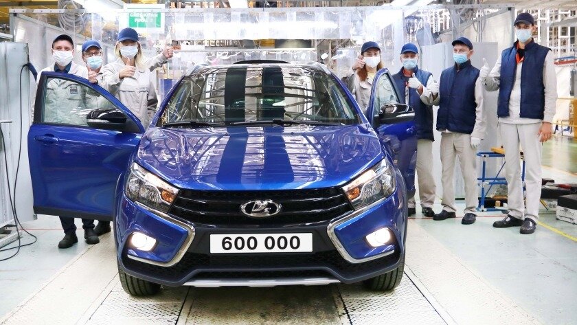 АвтоВАЗ на полгода остановит производство Lada Vesta