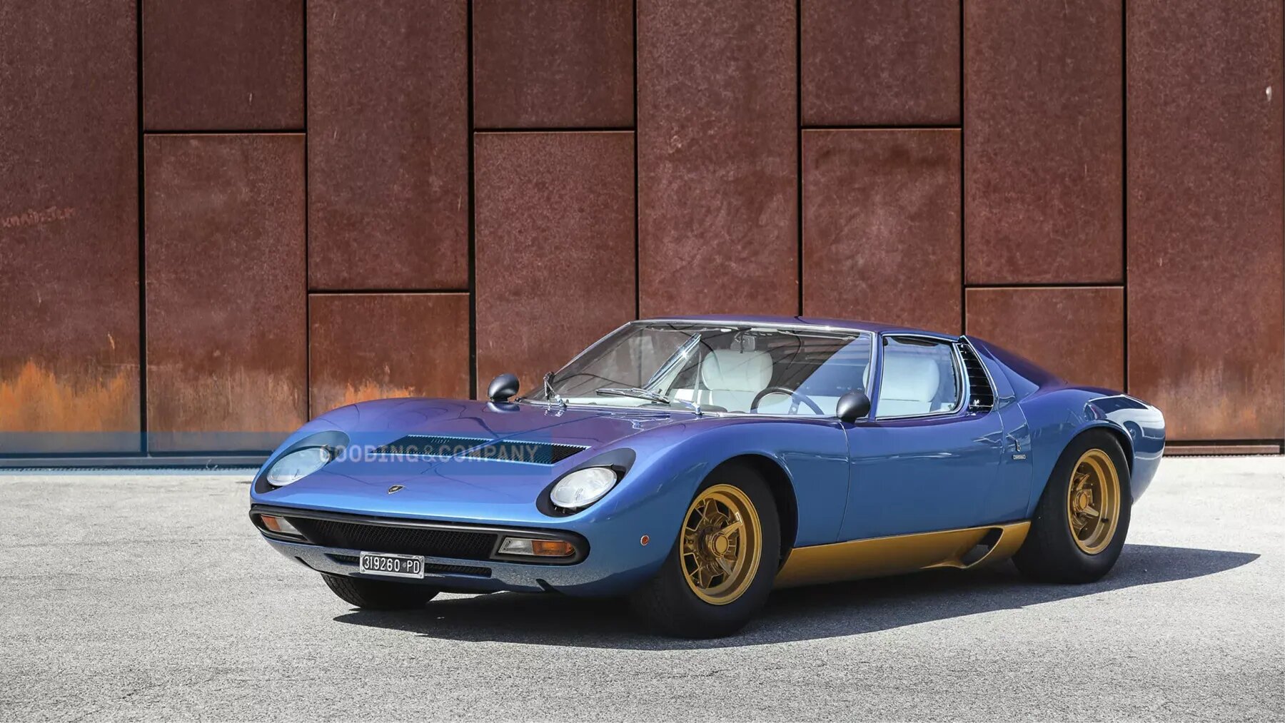 С молотка уйдёт редчайшая Lamborghini Miura в сине-золотистом цвете — возможно, единственная в мире