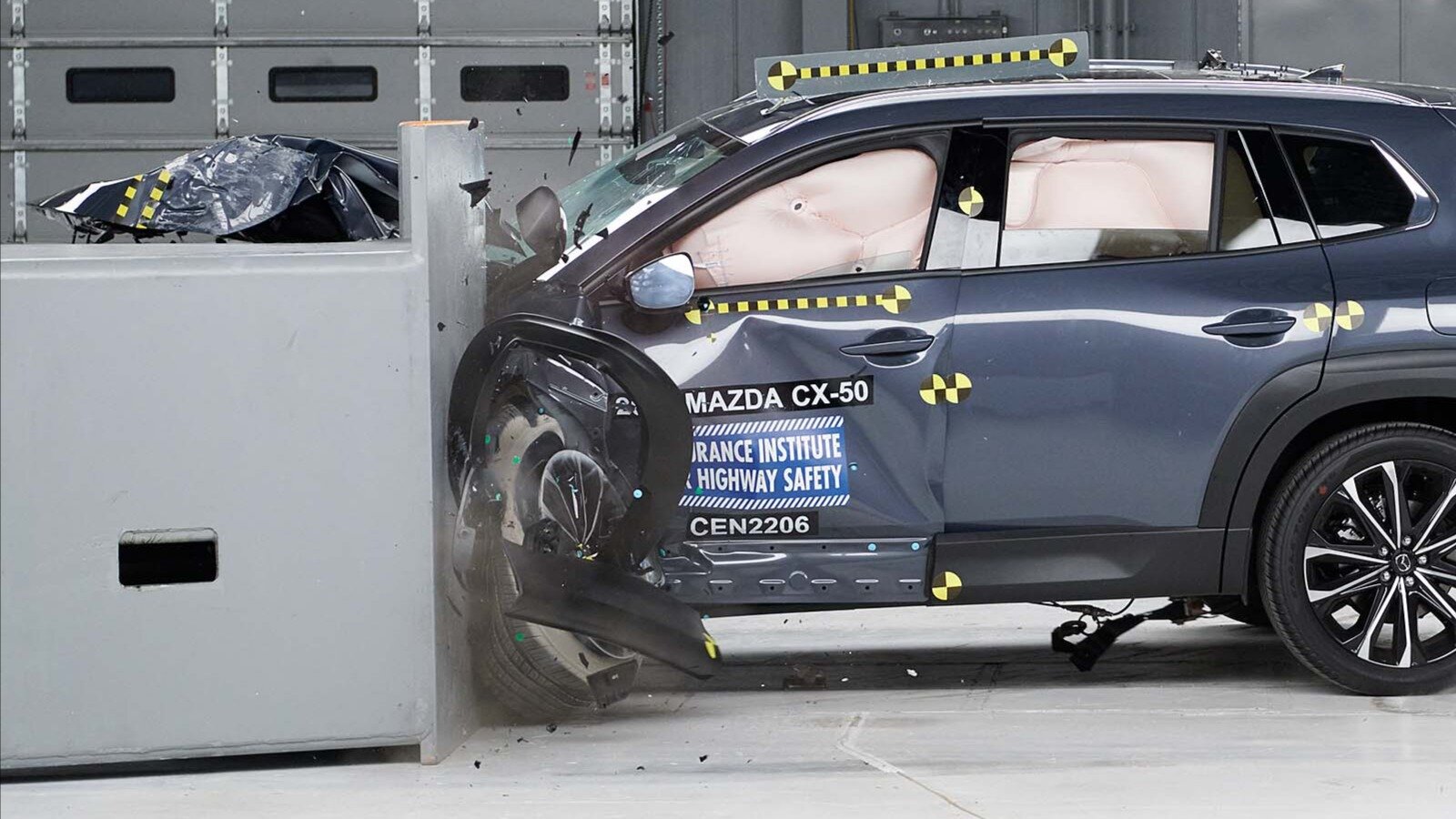 Названы самые безопасные автомобили 2024 года