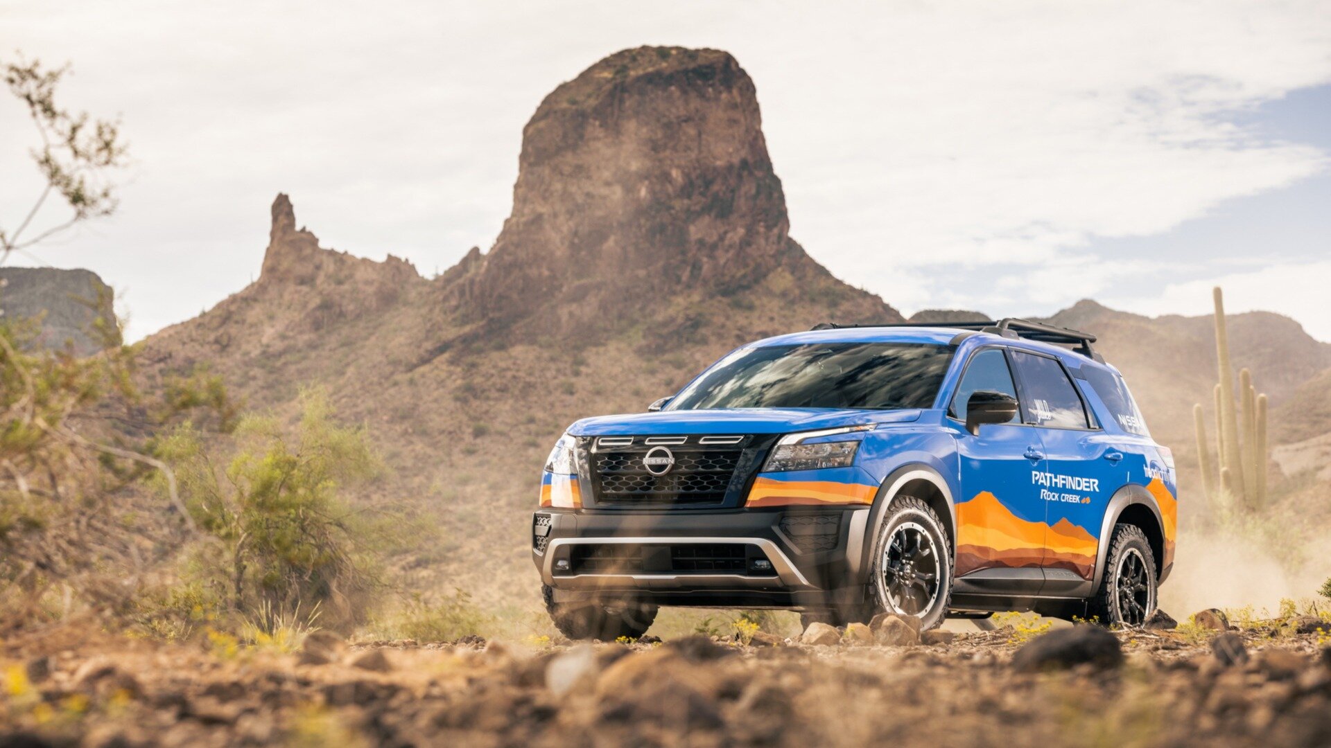 Nissan представил серийный кроссовер Pathfinder для ралли