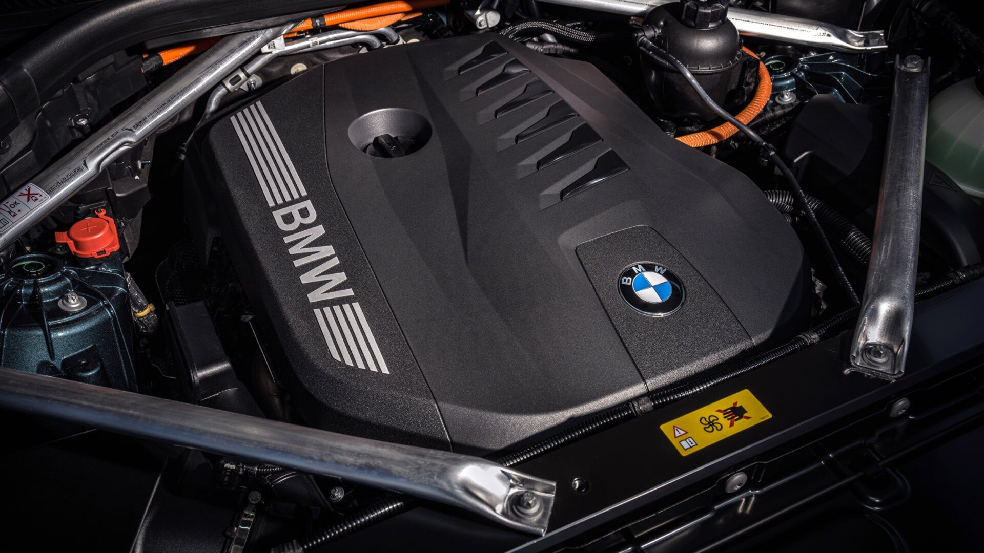 BMW не откажется от ДВС: новые двигатели уже в разработке
