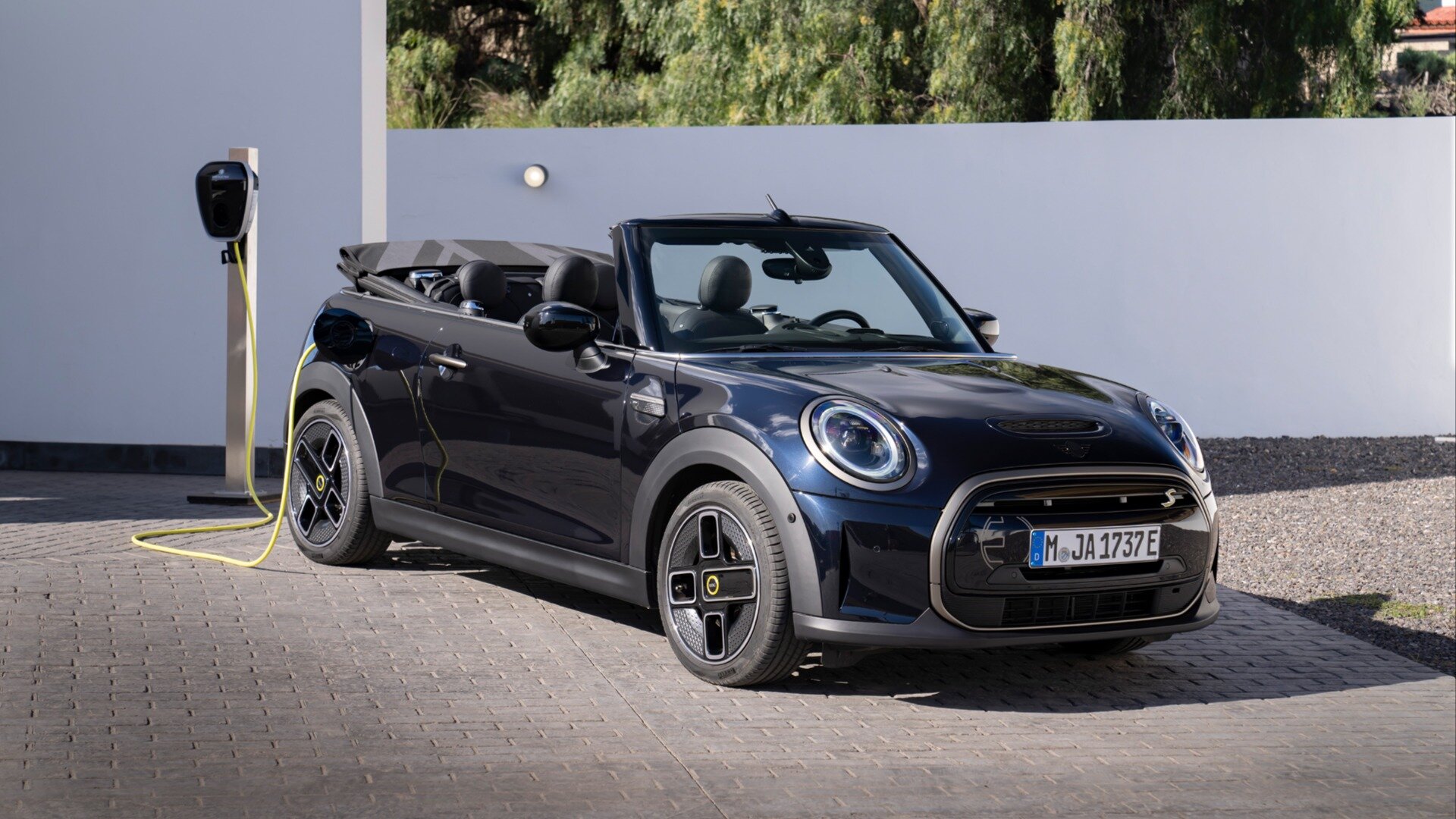 MINI отказалась от выпуска электрического кабриолета