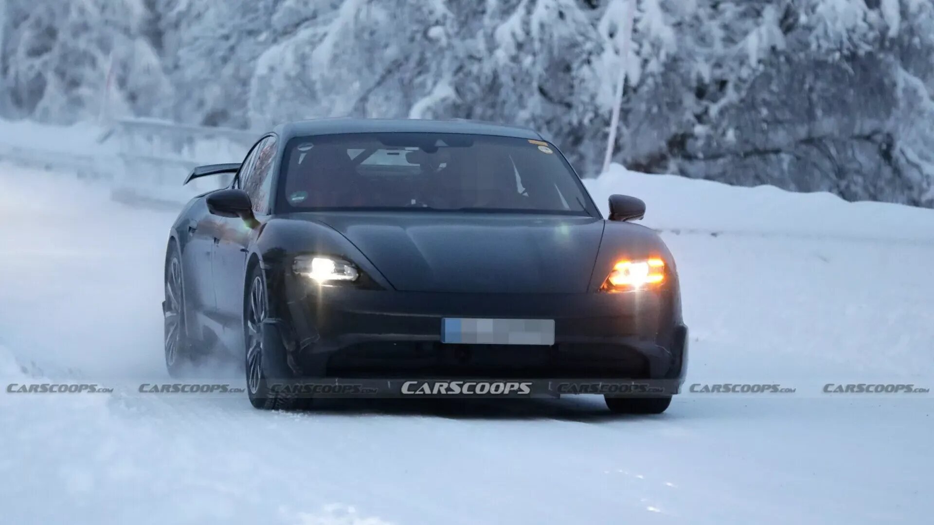 Porsche готовит тысячесильный Taycan для конкуренции с Tesla и Lucid