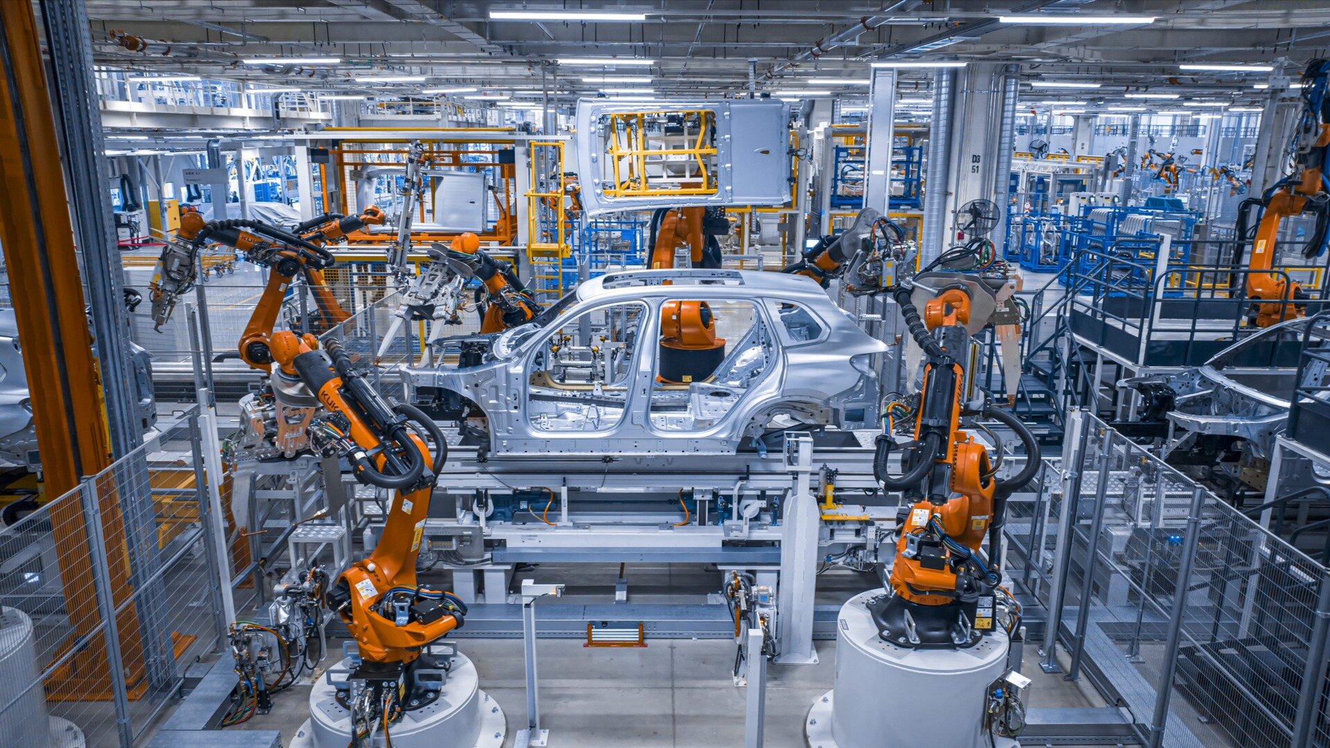 Компания BMW сняла с себя ответственность за автомобили, тайно собранные в России