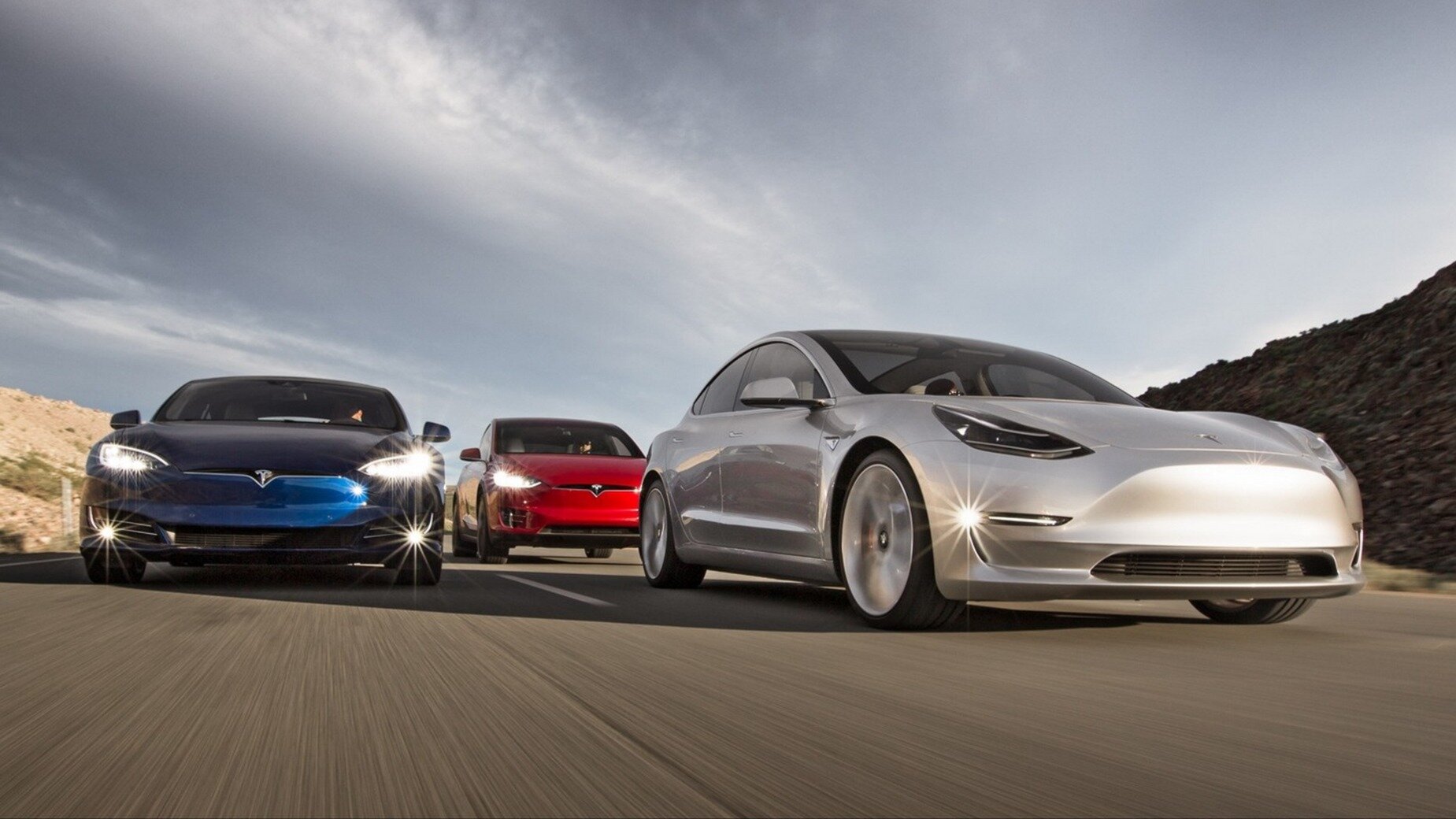 Tesla вернула себе звание крупнейшего производителя электрокаров, несмотря на резкое падение продаж