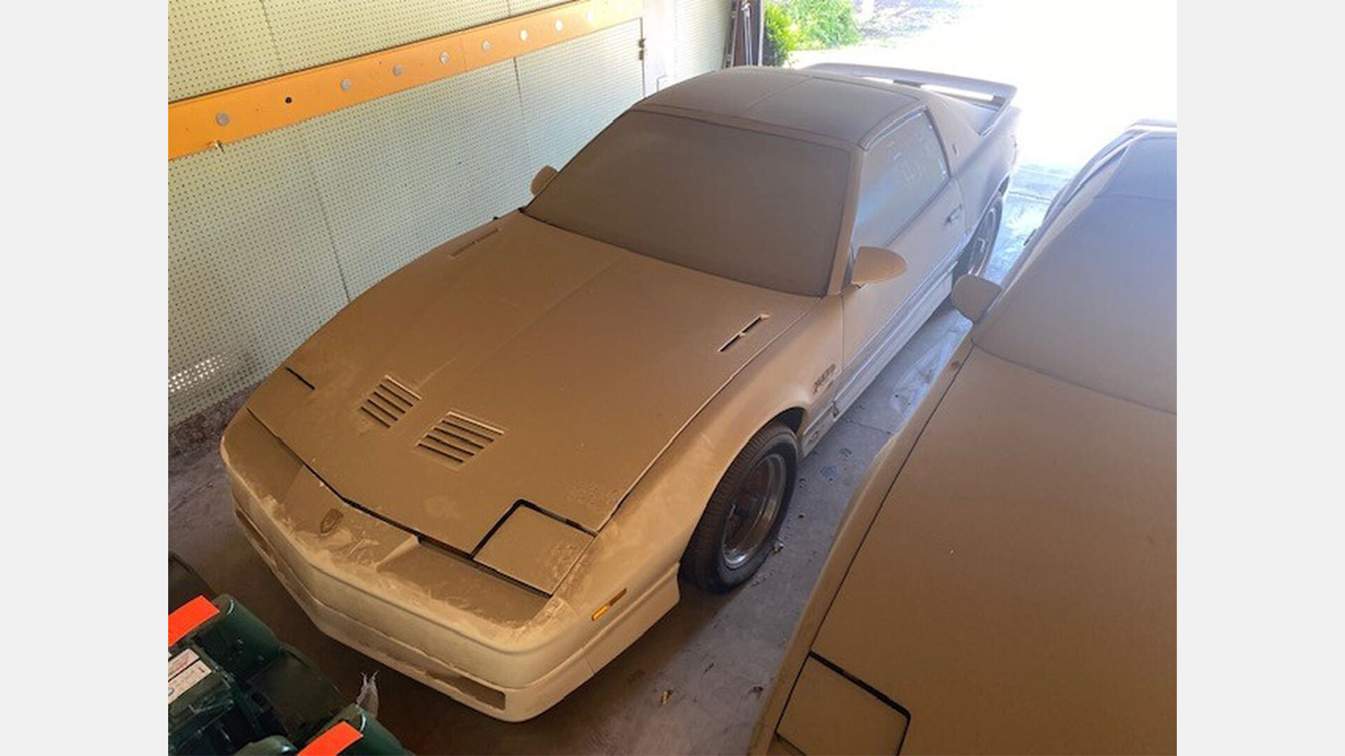 С молотка уйдёт новый Pontiac Trans-Am, выпущенный в 1989 году