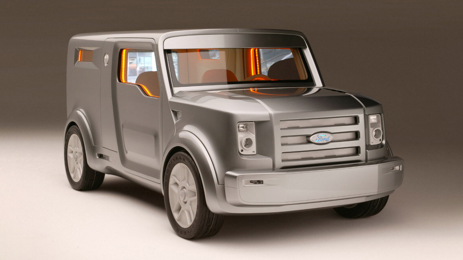 Концепт, который был готов к локдауну ещё 20 лет назад: 8 особенностей Ford SYNus