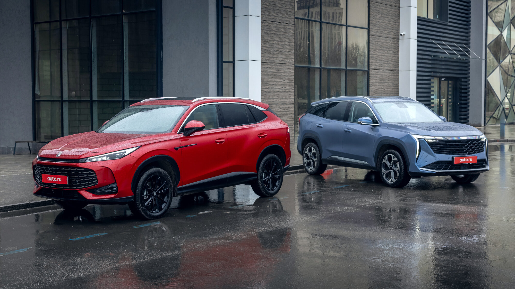 Прогресс или стагнация? Как выглядит «Москвич M70» на фоне успешного Geely Atlas
