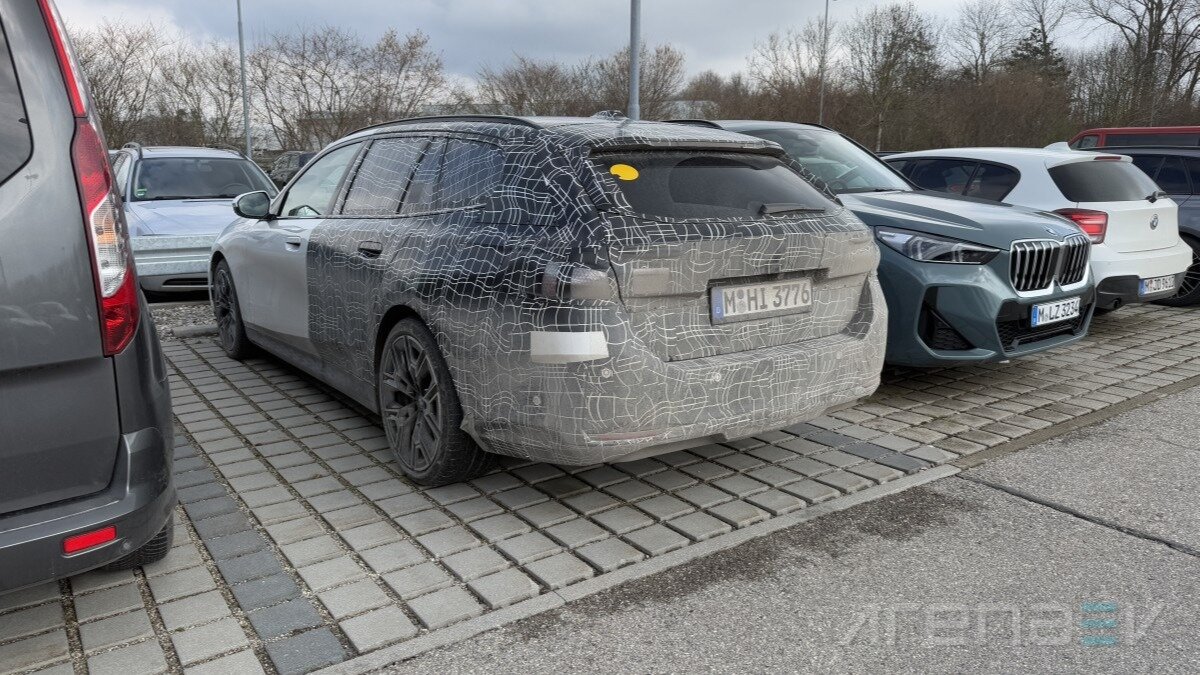 Универсал BMW 5 серии уже готовят к рестайлингу: появились первые фото