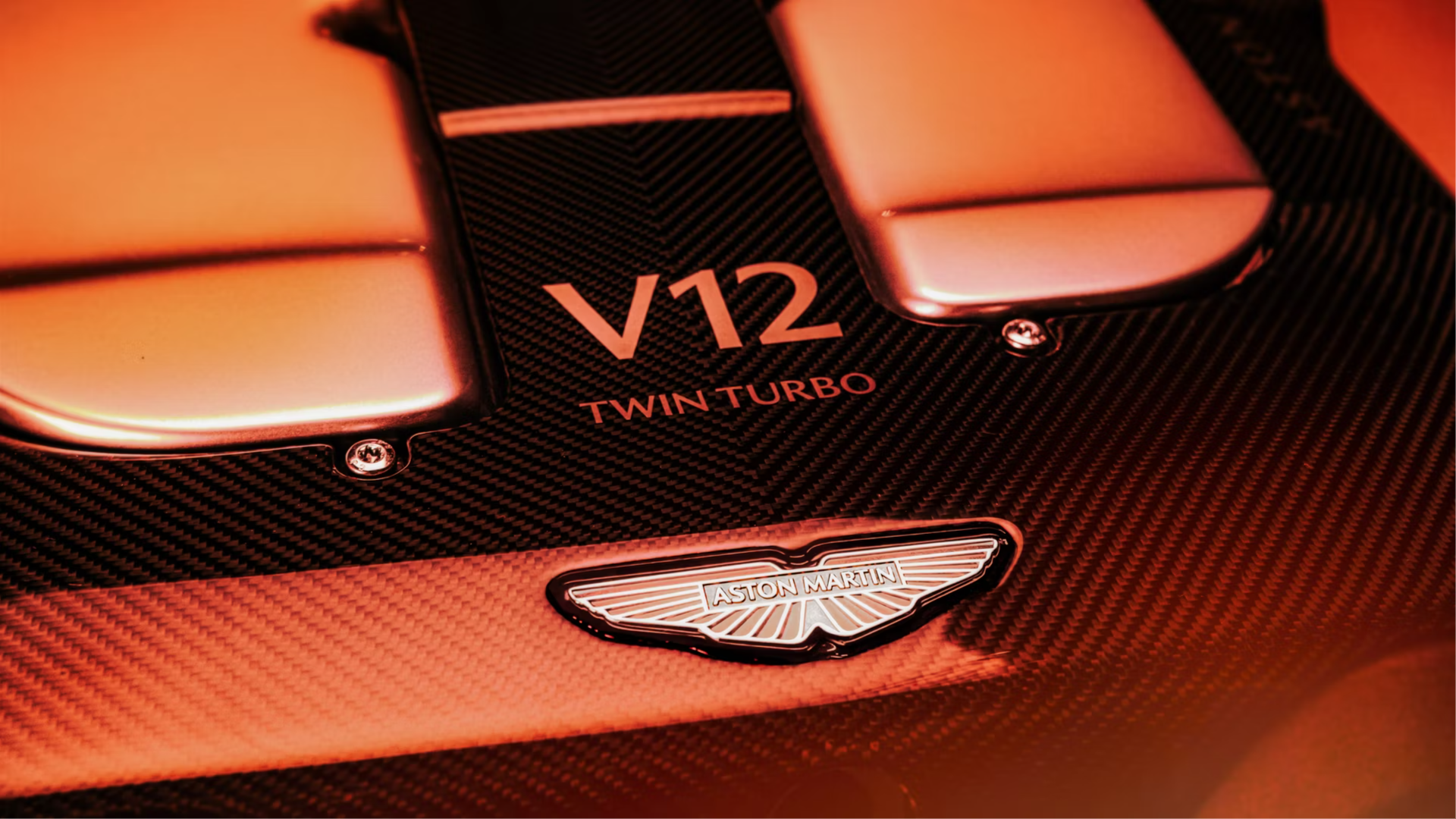 Представлен новый V12 от Aston Martin мощностью 835 лошадиных сил
