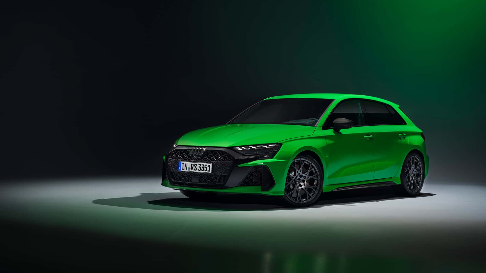 Обновлённые хэтчбек и седан Audi RS 3 дебютировали со старым мотором