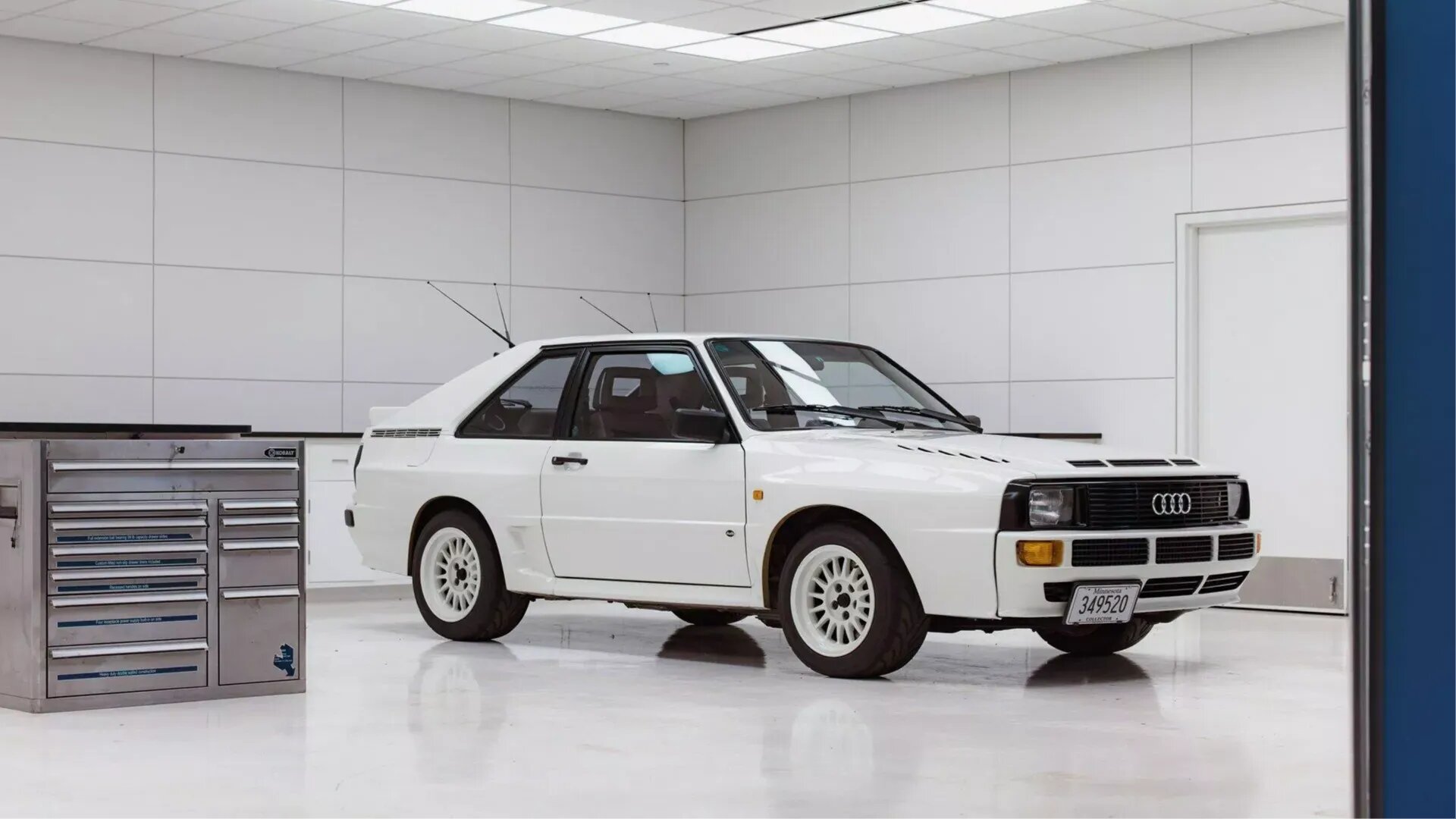 Культовый спорткар Audi Sport Quattro с пробегом 8800 км продадут на аукционе