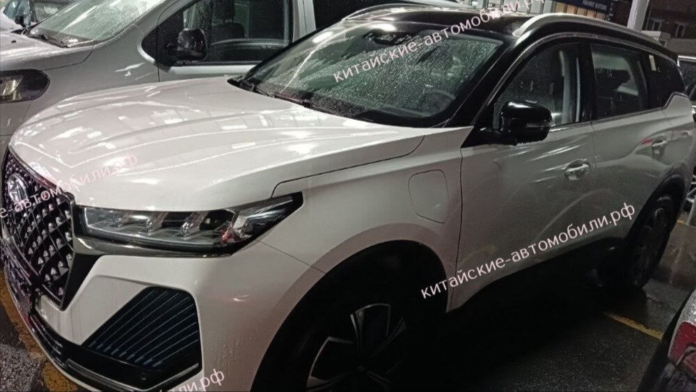 Гибридный кроссовер Chery Tiggo 7 Pro e+ заметили в Москве
