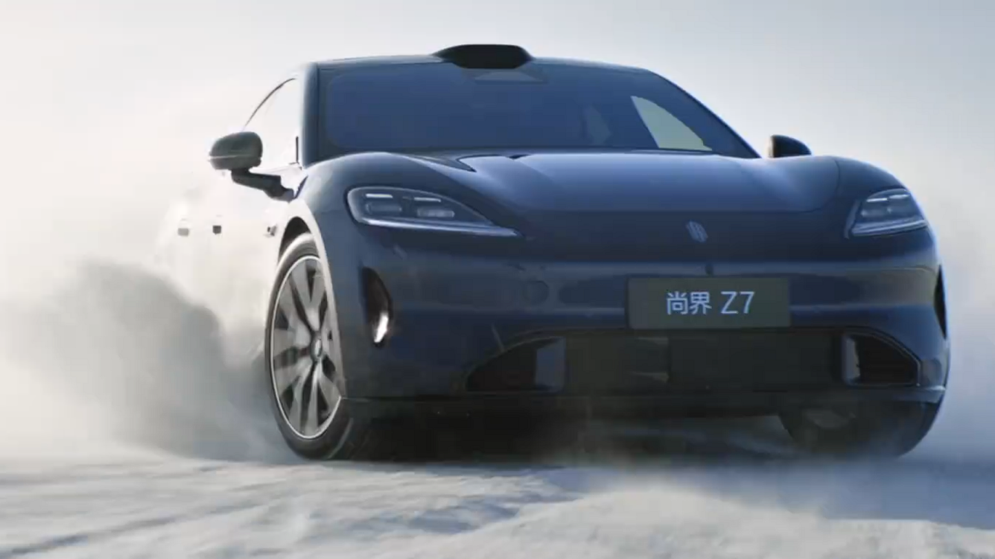 SAIC и Huawei показали на видео новый электрокар в стиле Porsche Taycan