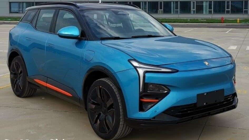 Китайский владелец марки Saab показал первый серийный электрокроссовер