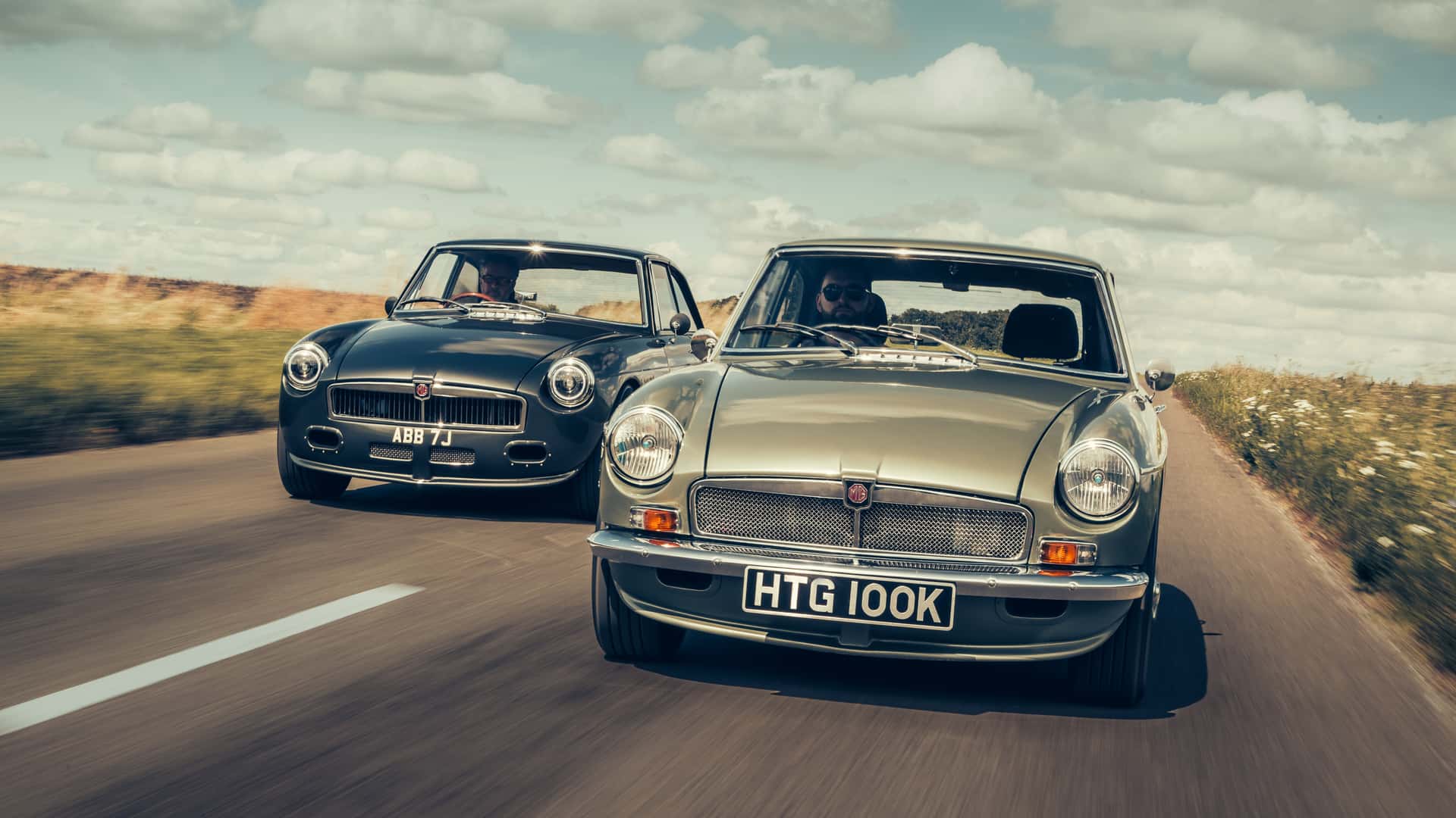 Спорткар MGB возродили в виде рестомода с V8 или электромотором на выбор