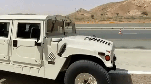 Арабский шейх получил новую игрушку. Это самый большой Hummer в мире