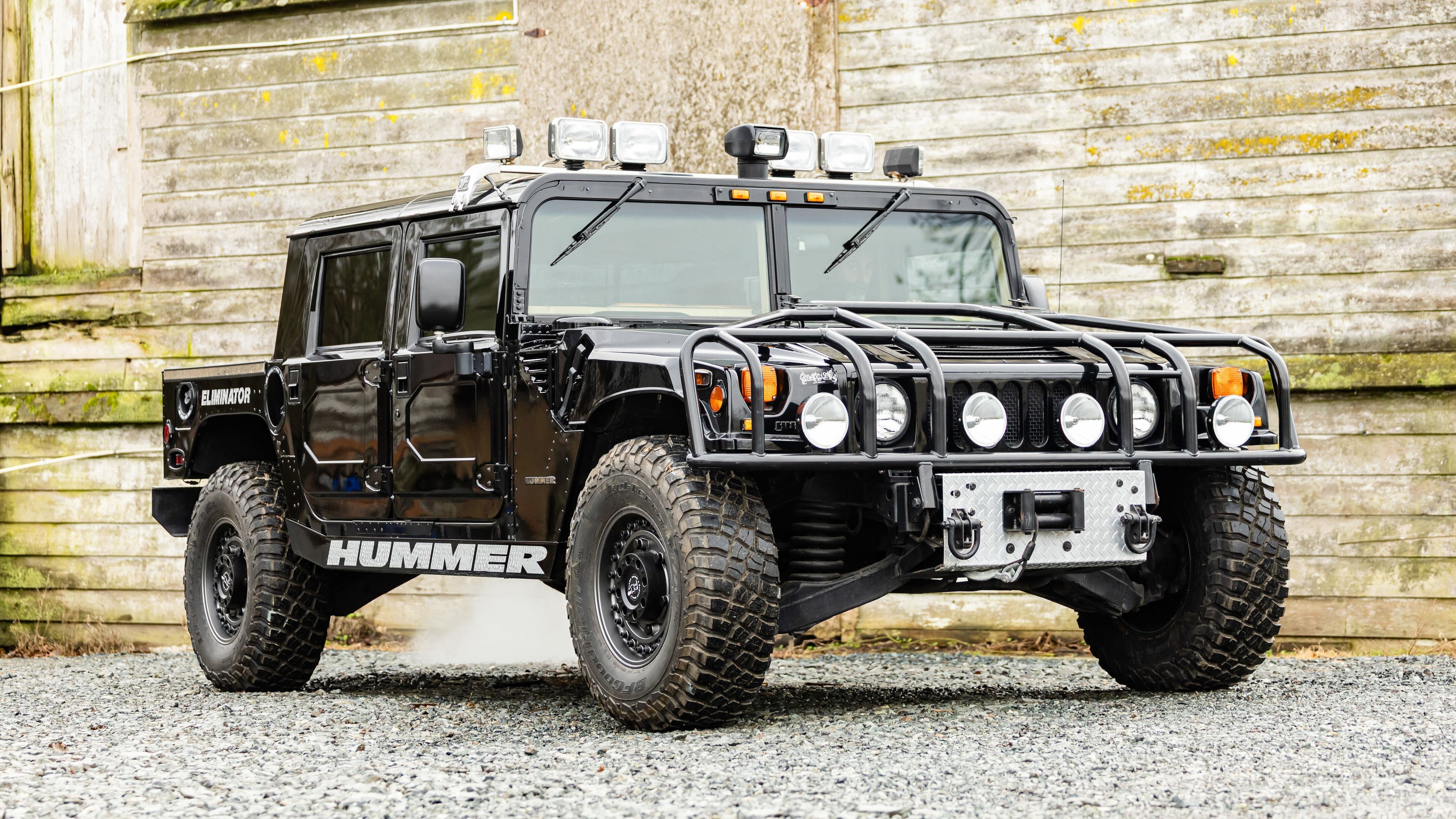 На аукцион выставили Hummer H1 Тупака Шакура