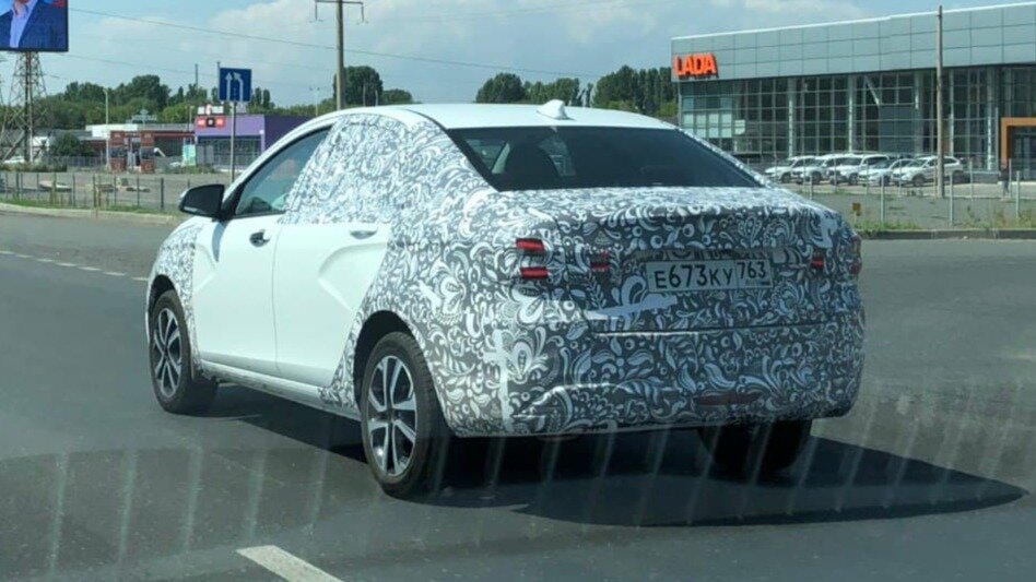 Светодиодная оптика и вертикальный экран: что получит обновлённая Lada Vesta