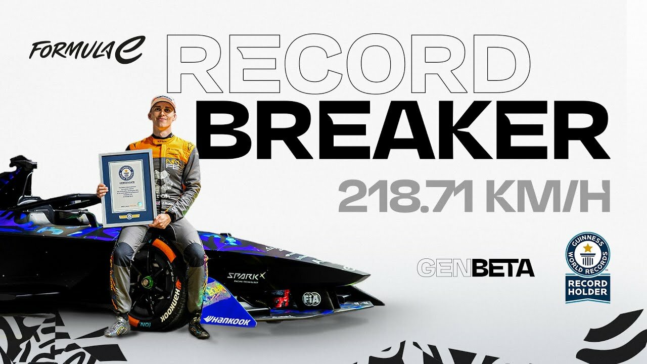 Рекорд скорости в помещении побили на болиде Formula E — он разогнался до 218 км/ч