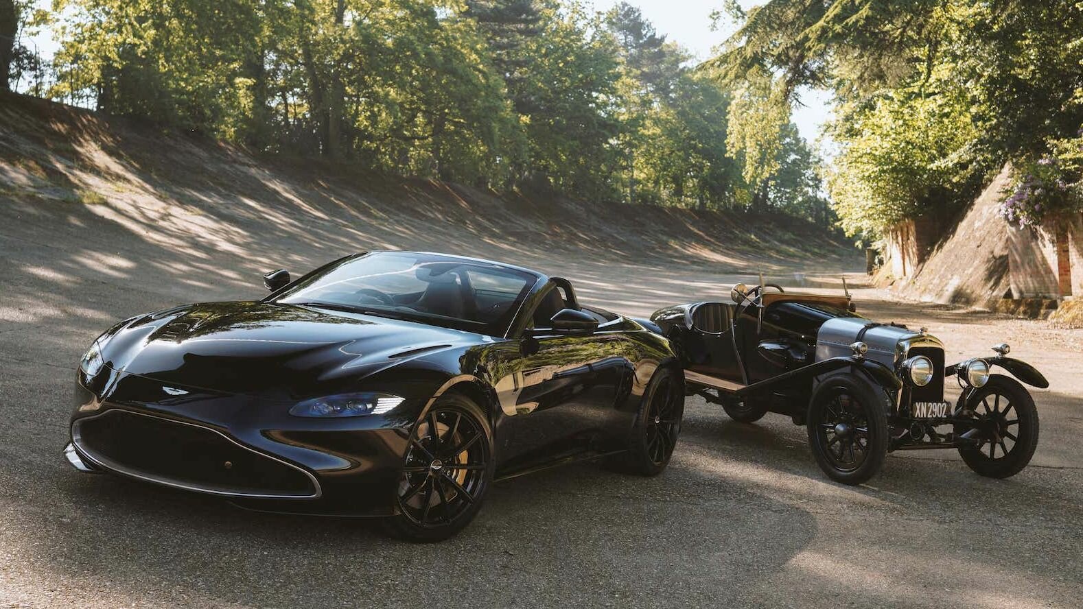 Лимитированный Aston Martin посвятили спорткару столетней давности