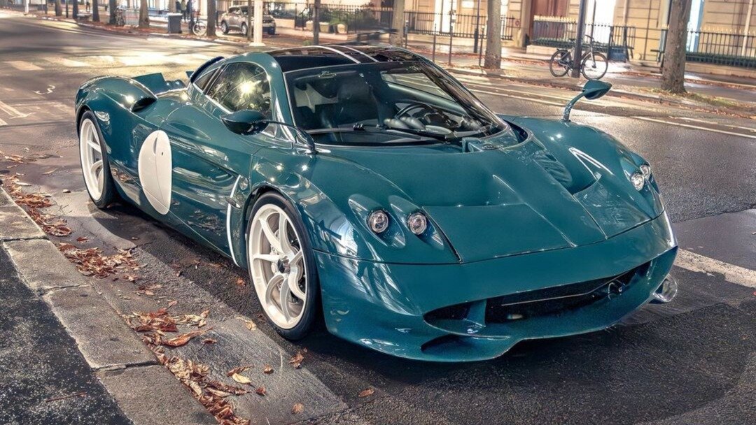 Последний «длиннохвостый» суперкар Pagani Huayra впервые появился на публике