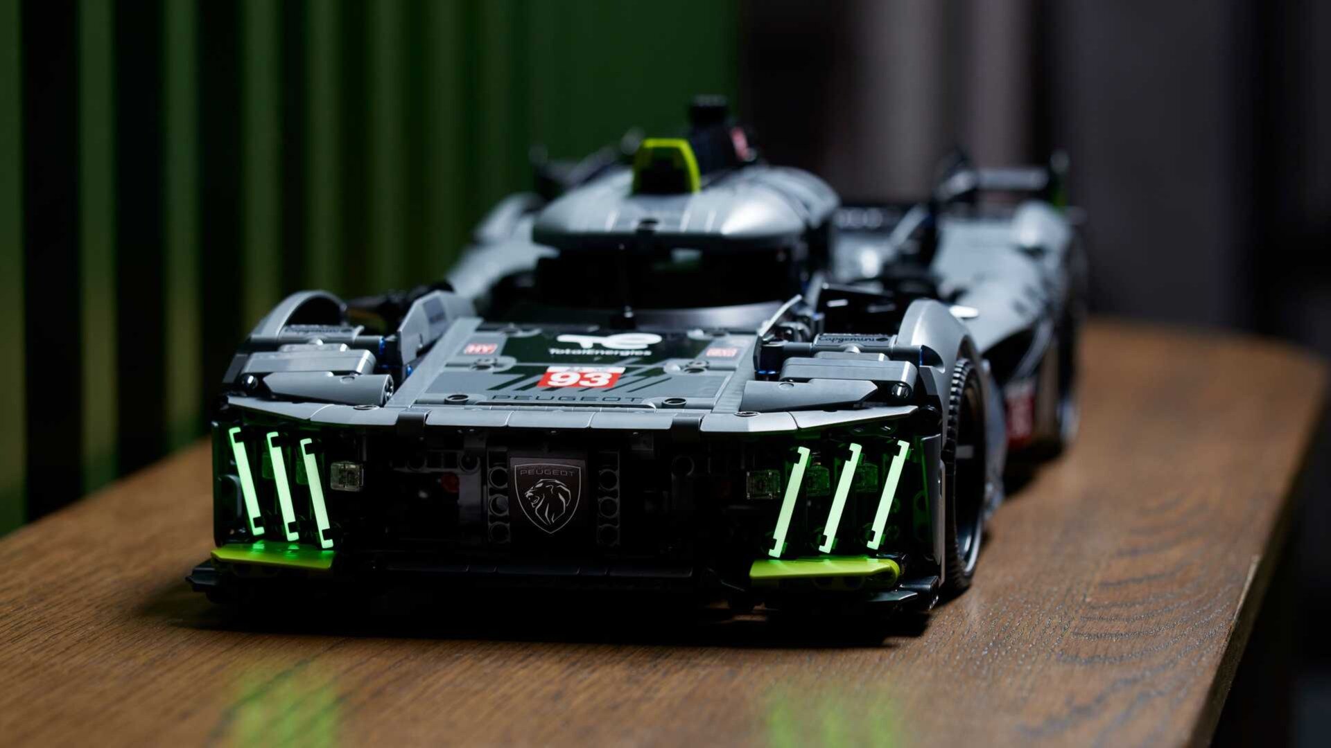 Лемановский гиперкар Peugeot 9X8 стал конструктором Lego за 200 долларов