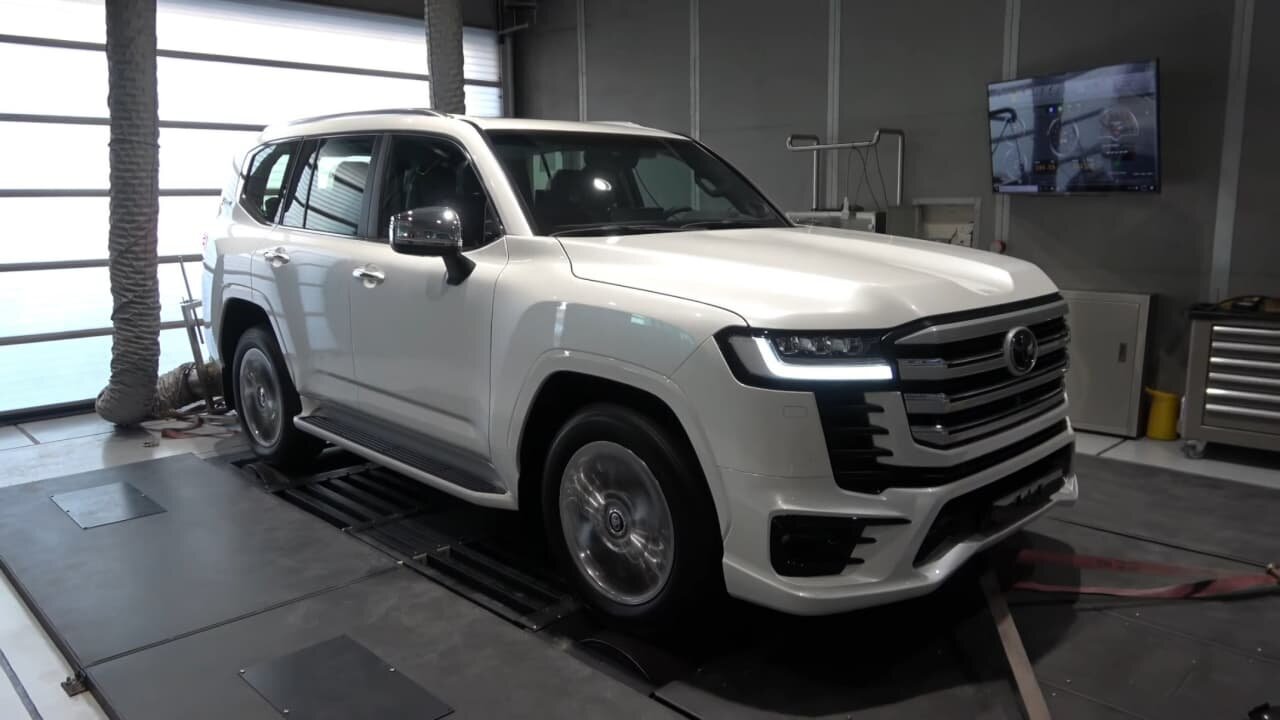 Новый Toyota Land Cruiser оказался слабее после проверки на диностенде
