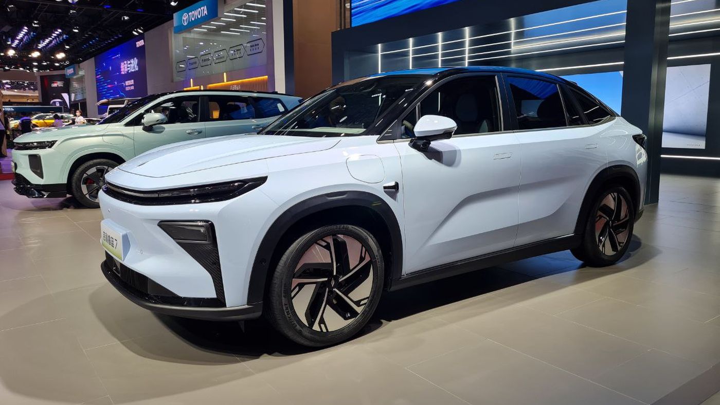В Шанхае показали электрокроссовер Livan 7 от Lifan и Geely, на котором можно заменить батарею за минуту