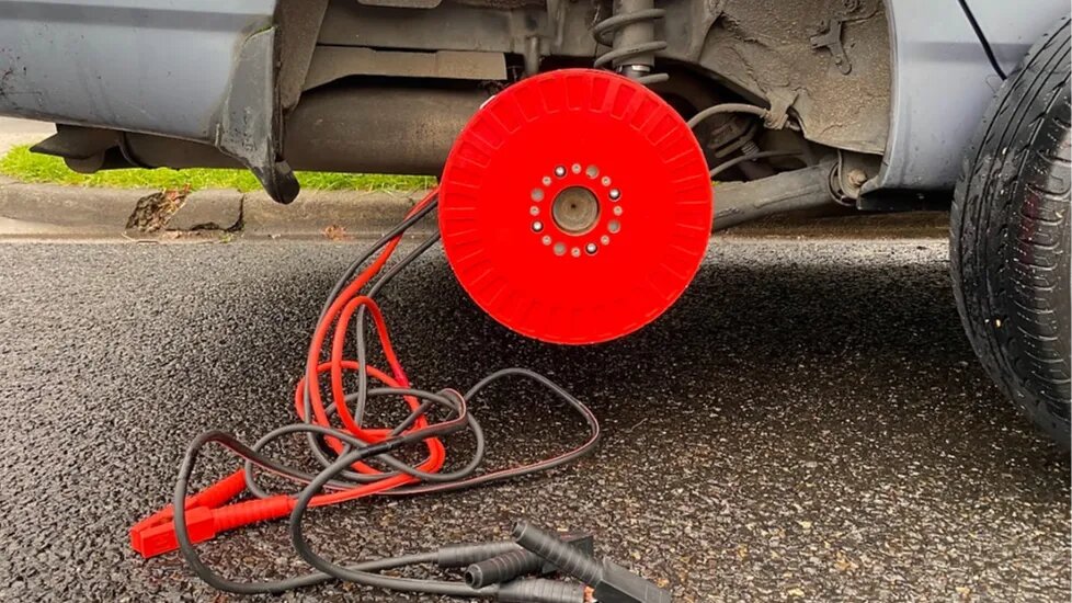 Австралийский студент придумал дешёвый способ превращать автомобили в гибриды