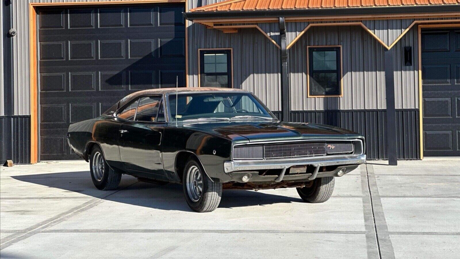 На продажу выставили Dodge Charger, 44 года простоявший на одном месте