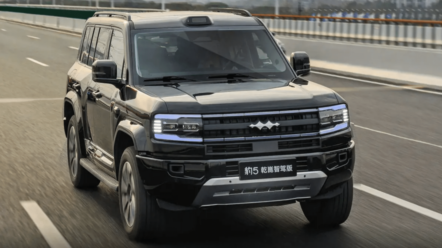 Внедорожник Leopard 5 от BYD получил новые бамперы и лидар