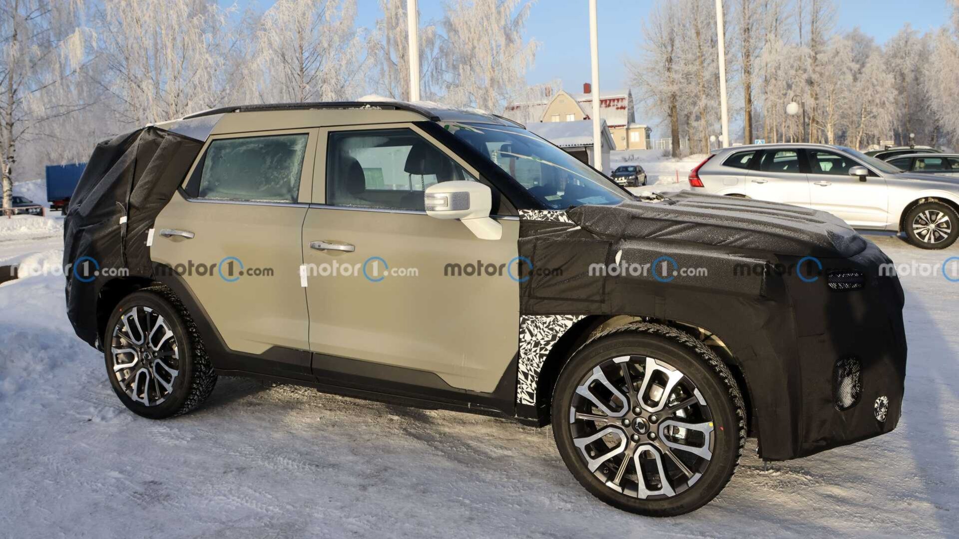 Электрический кроссовер SsangYong Torres впервые заметили на тестах